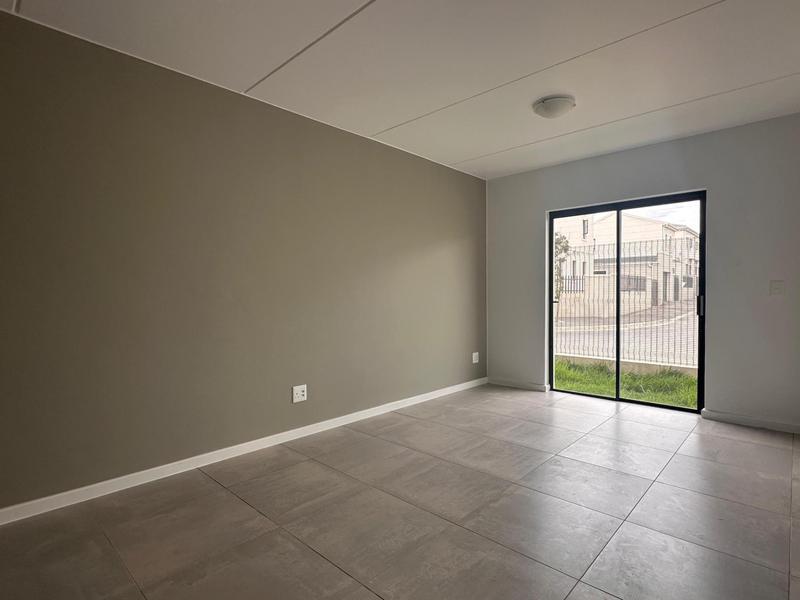 To Let 2 Bedroom Property for Rent in Parklands East Western Cape
